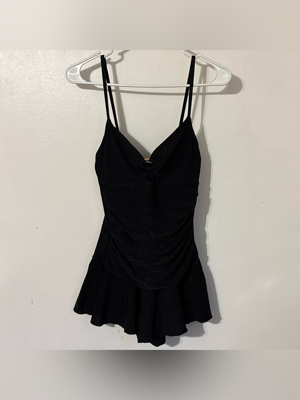 White Stag Black Ruched Skirted One Piece Swimsuit Swimdress M 8/10 Gold Ring
